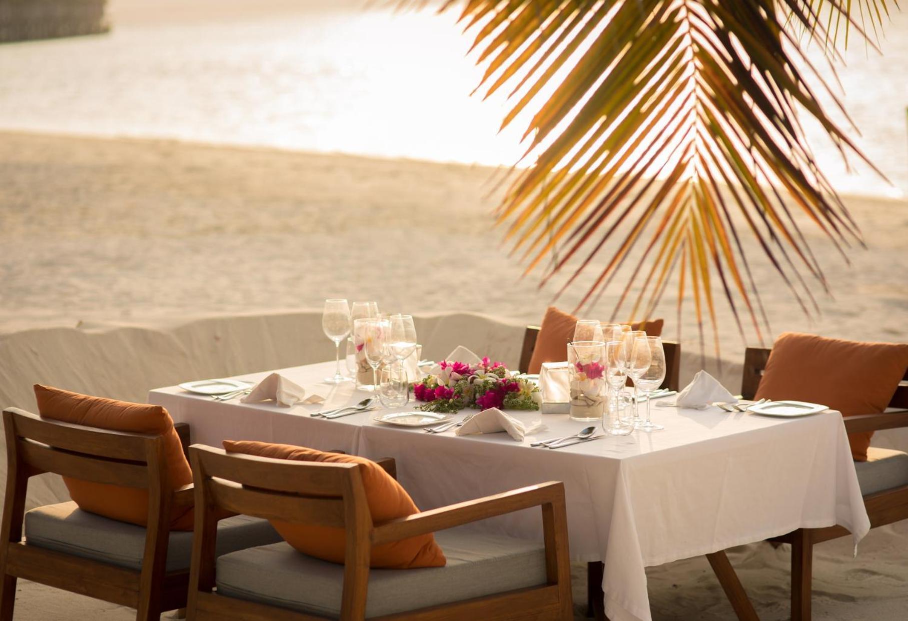 Lux* South Ari Atoll Resort & Villas Dhidhoofinolhu Exterior photo