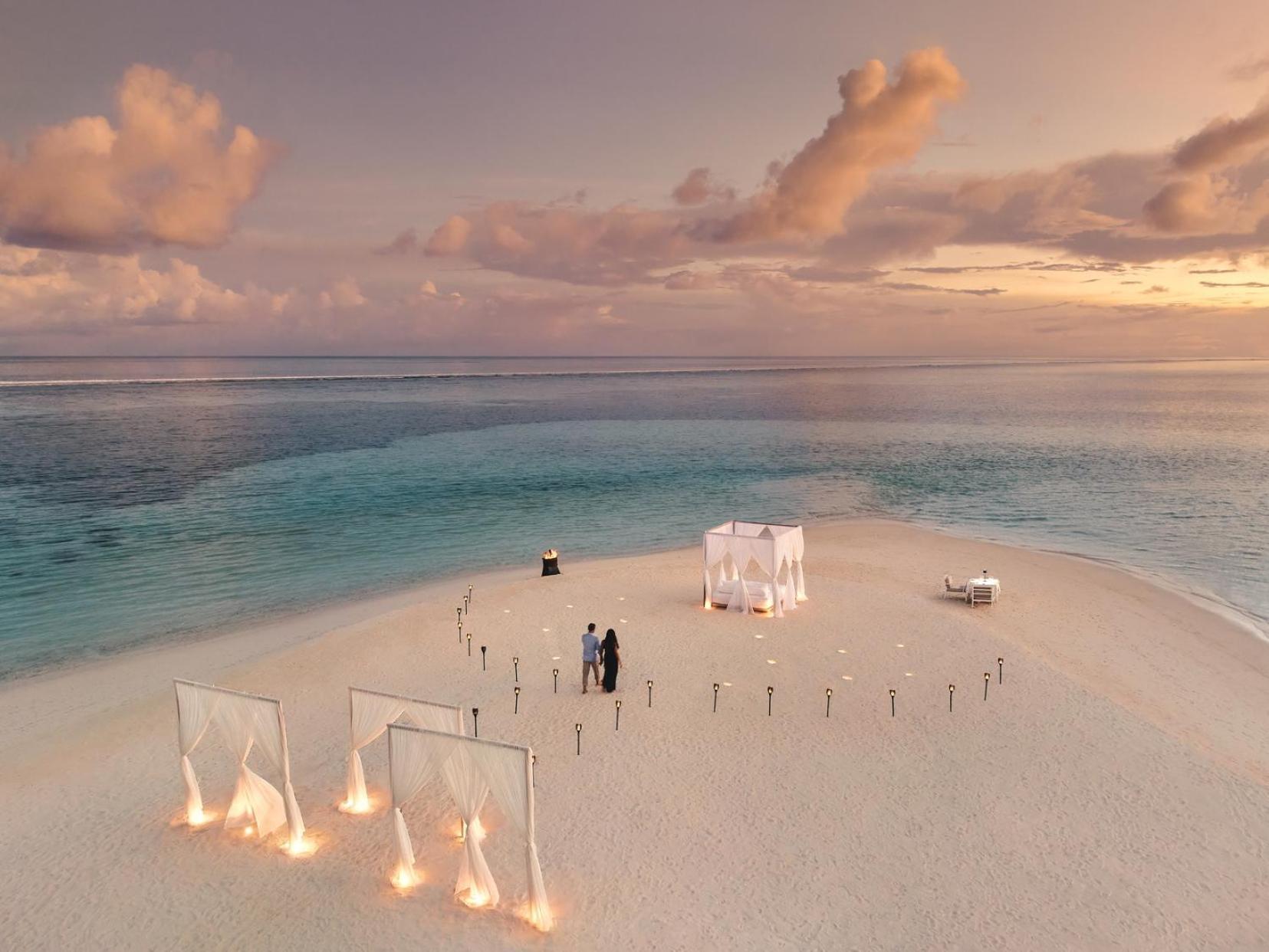 Lux* South Ari Atoll Resort & Villas Dhidhoofinolhu Exterior photo